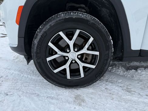 Used 2023 Jeep Grand Cherokee L Limited image 35