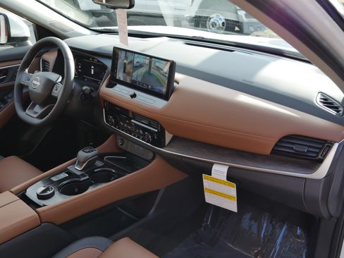 New 2026 Nissan Rogue Platinum image 24