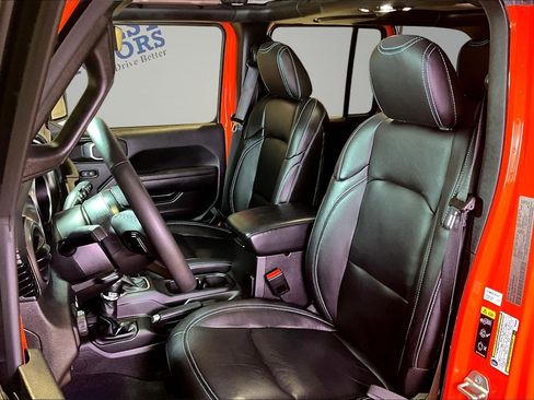 Used 2023 Jeep Wrangler Unlimited w/ Cold Weather Group AWD/4WD image 22