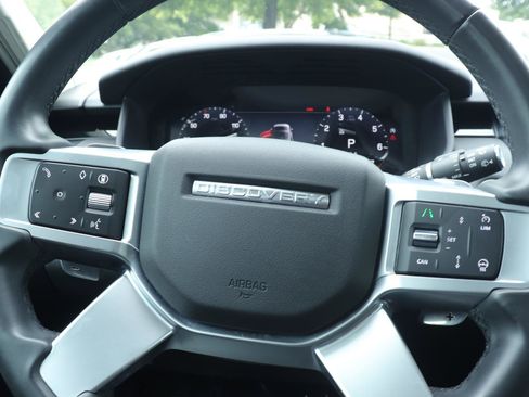 Used 2024 Land Rover Discovery S AWD/4WD image 29