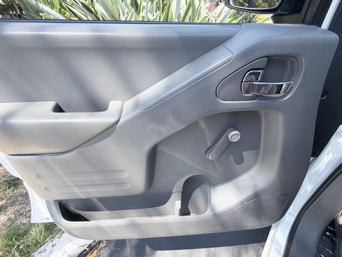 Used 2019 Nissan Frontier S RWD image 14