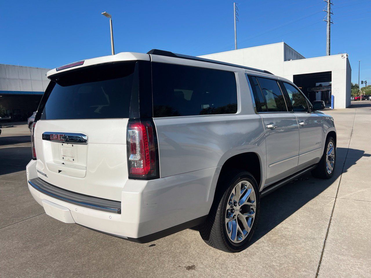 Used 2020 GMC Yukon XL Denali w/ Denali Ultimate Package AWD/4WD image 10