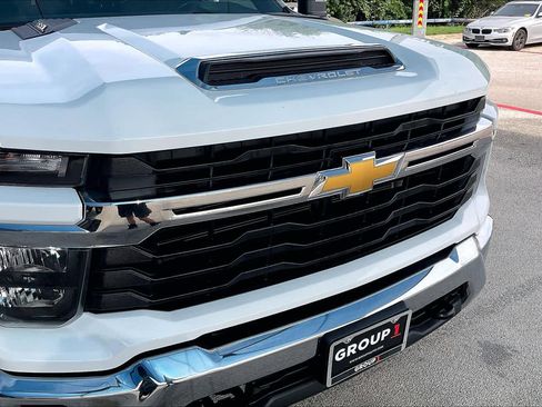 Used 2025 Chevrolet Silverado 2500 LT w/ Convenience Package image 31