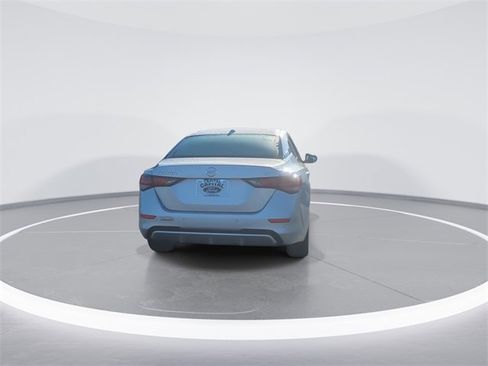 Used 2022 Nissan Sentra SV image 7