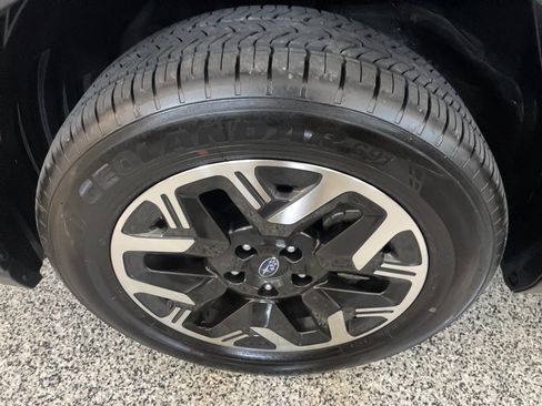 Used 2025 Subaru Forester AWD/4WD image 5