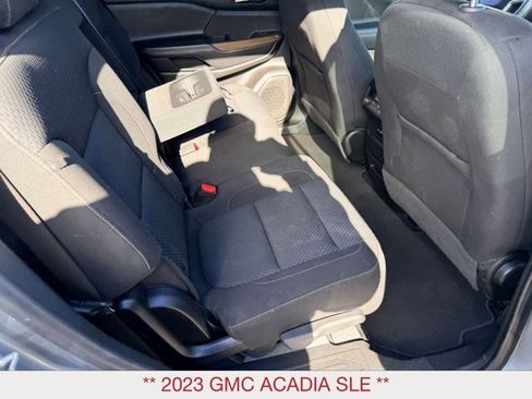 Used 2023 GMC Acadia SLE image 10