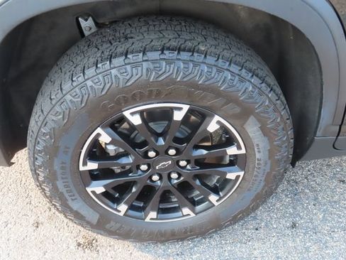 Used 2025 Chevrolet Traverse Z71 w/ Enhanced Driving Package AWD/4WD image 14