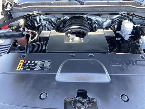 Used 2018 GMC Yukon SLE w/ SLE Value Package image 25