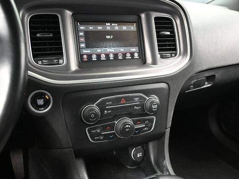 Used 2022 Dodge Charger SXT RWD image 32
