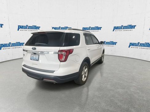 Used 2019 Ford Explorer XLT w/ Equipment Group 202A FWD image 12