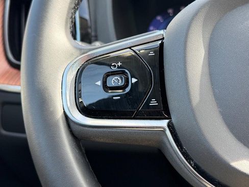 Certified 2023 Volvo XC60 B6 Ultimate w/ Protection Package Premier image 18