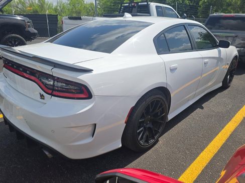 Used 2019 Dodge Charger Scat Pack w/ Plus Group RWD image 3