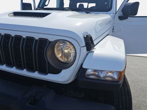 New 2026 Jeep Gladiator Sport AWD/4WD image 30