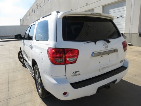 Used 2008 Toyota Sequoia Limited RWD image 3