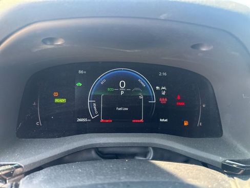 Used 2025 Toyota Camry SE image 11