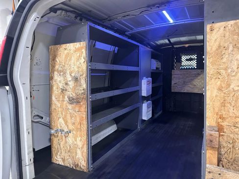 Used 2013 GMC Savana 1500 AWD image 23