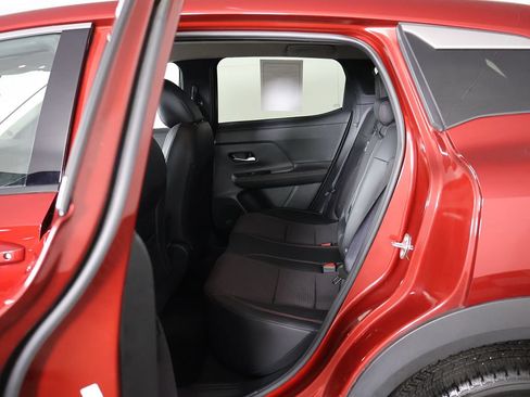 Used 2025 Nissan Kicks SR FWD image 29