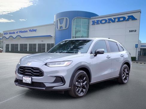 Used 2025 Honda HR-V Sport image 1