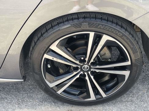 Used 2022 Nissan Sentra SR image 9