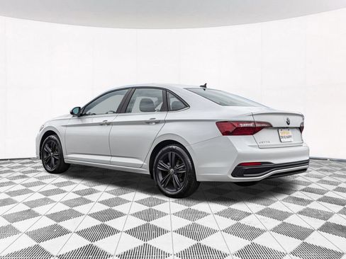 Used 2023 Volkswagen Jetta SE w/ Panoramic Sunroof Package FWD image 8