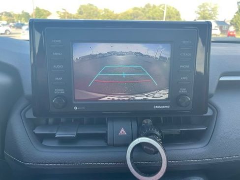 Used 2022 Toyota RAV4 LE FWD image 15