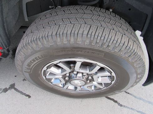Used 2020 RAM 2500 Limited AWD/4WD image 19