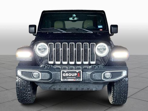 Used 2018 Jeep Wrangler Unlimited Sahara image 3