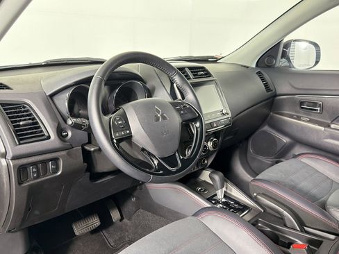 Used 2025 Mitsubishi Outlander Sport AWD image 3