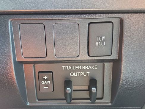 Used 2021 Toyota Tundra SR5 w/ SR5 Leather Package RWD image 33