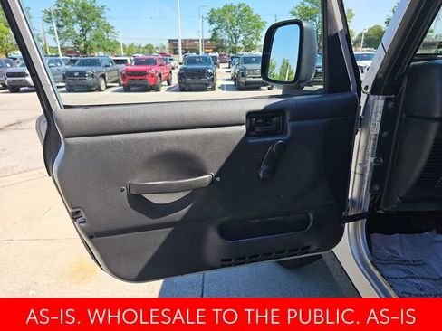 Used 2005 Jeep Wrangler Rubicon AWD/4WD image 11