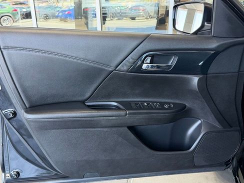 Used 2013 Honda Accord Sport image 18