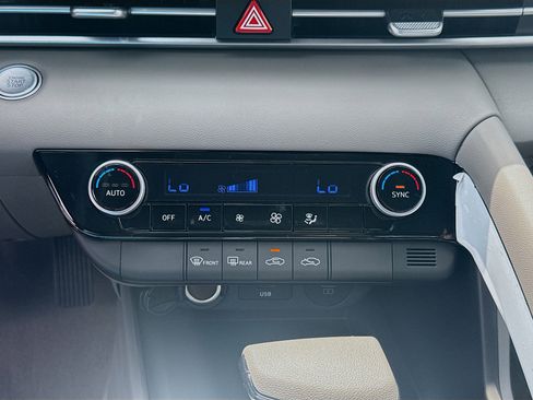 New 2026 Hyundai Elantra Hybrid FWD image 12
