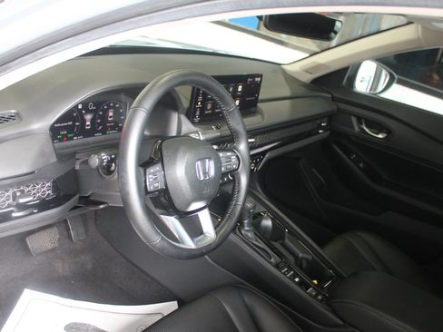 Used 2024 Honda Accord Touring image 15