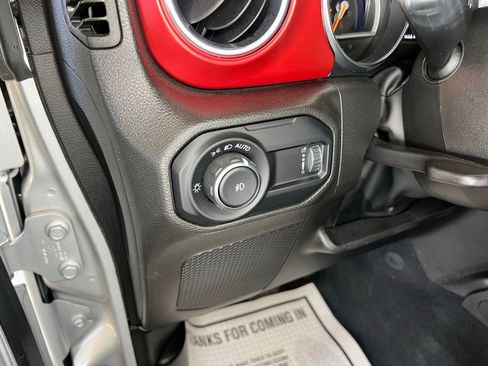 Used 2023 Jeep Wrangler Unlimited Rubicon image 14