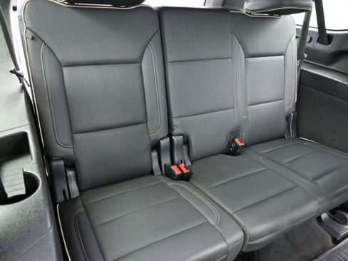 Used 2021 GMC Yukon XL SLT w/ SLT Premium Package image 39