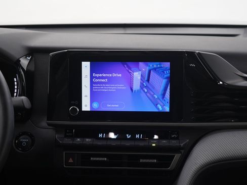 Used 2025 Toyota Camry SE image 14