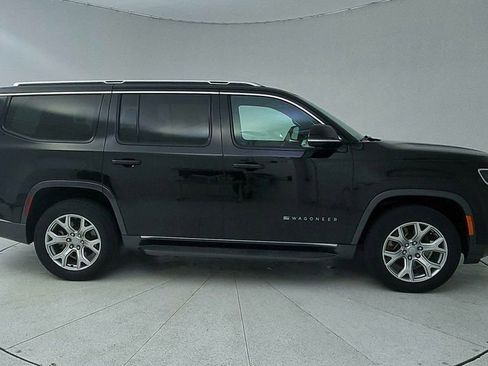 Used 2022 Jeep Wagoneer Series II AWD/4WD image 8