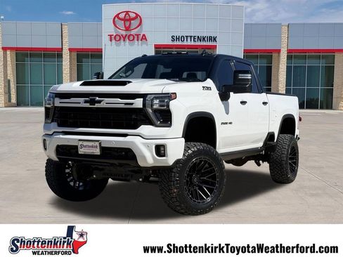 Used 2024 Chevrolet Silverado 2500 LTZ w/ LTZ Plus Package AWD/4WD image 1