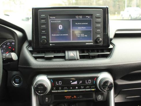 Used 2021 Toyota RAV4 XLE FWD image 22