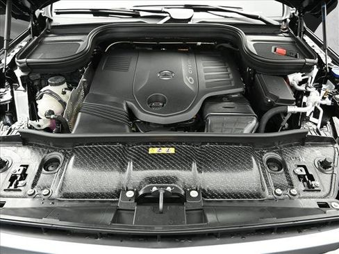 Certified 2026 Mercedes-Benz GLS 450 4MATIC image 30