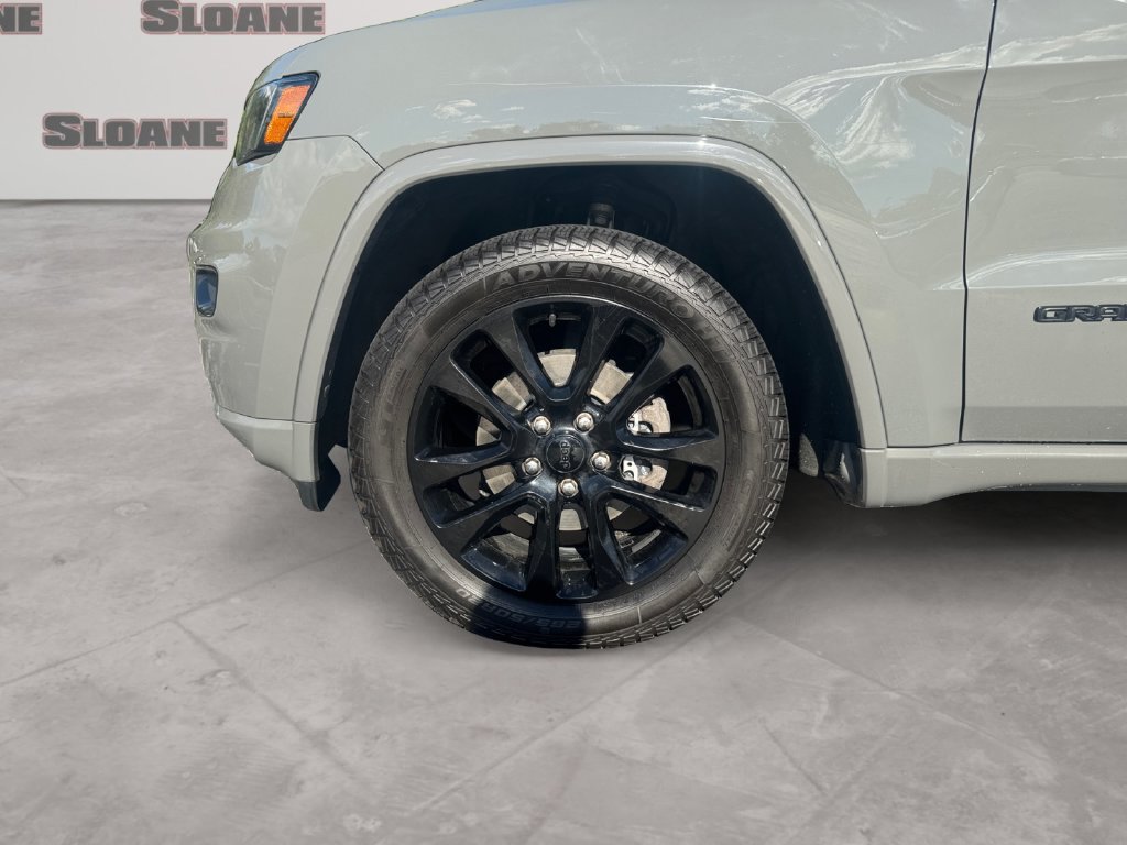 Used 2020 Jeep Grand Cherokee Altitude AWD/4WD image 14