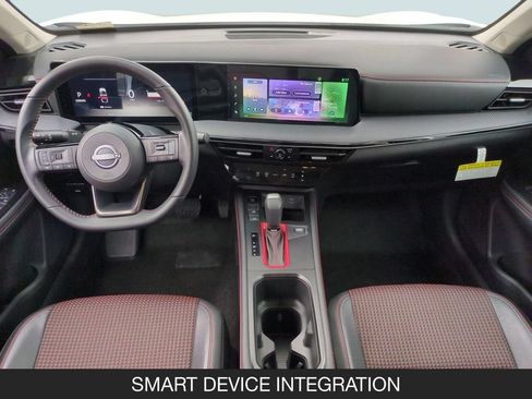Used 2025 Nissan Kicks SR FWD image 13