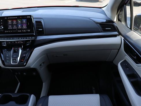 Used 2026 Honda Odyssey Elite image 18