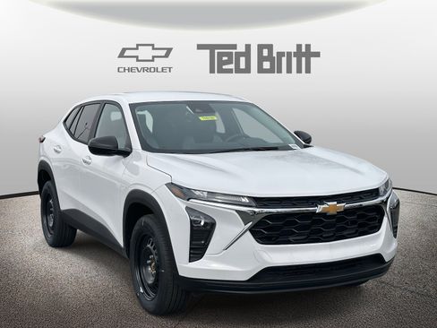 New 2026 Chevrolet Trax LS w/ Driver Confidence Package image 3