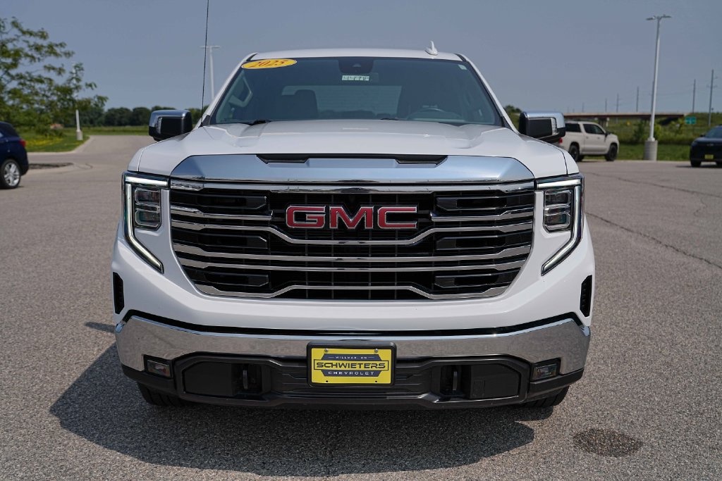 Used 2025 GMC Sierra 1500 SLT AWD/4WD image 2