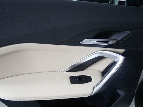 Used 2025 BMW X1 xDrive28i w/ Convenience Package image 13