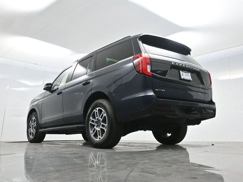 Used 2025 Ford Expedition Active image 68