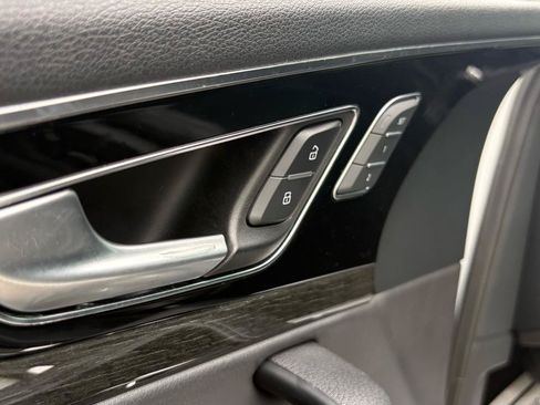 Used 2018 Audi Q7 3.0T Prestige w/ Prestige Package AWD/4WD image 24