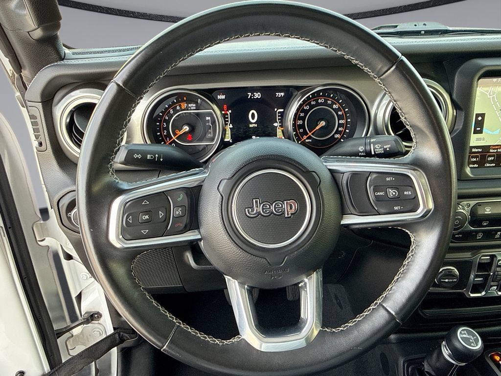 Used 2022 Jeep Gladiator Overland w/ LED Lighting Group AWD/4WD image 21
