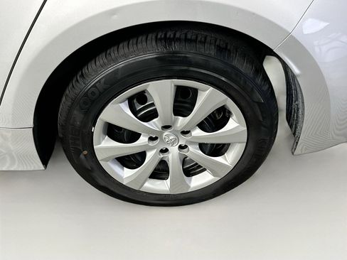 Used 2025 Toyota Corolla LE image 11